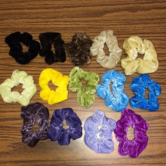 14 VELVET SCRUNCHIES - Picture 2 of 3